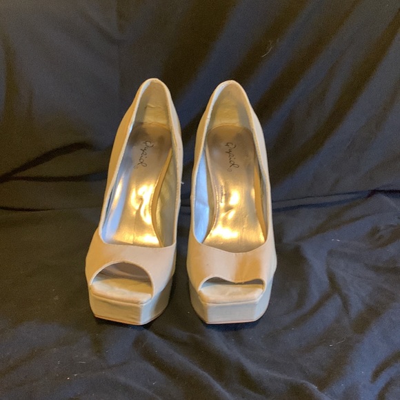 Faux suede peep toe - Picture 2 of 4